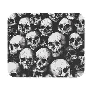 Gothic Skull Mouse Pad, Edgy Desk Accessory for Gamers, Unique Office Decor, Halloween Gift Idea, Macabre Home Office