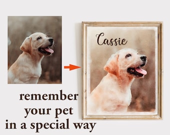 Könnte beinhalten: Ein Aquarellbild eines Golden Retriever-Welpen namens Cassie. Der Welpe sitzt und schaut nach rechts, die Zunge herausgestreckt. Das Bild hat einen braunen Hintergrund und ist in einem hellen Holzrahmen gerahmt.