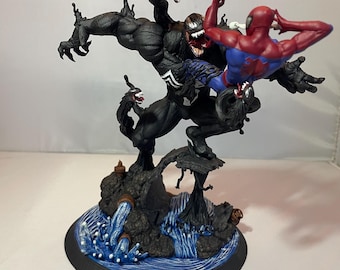 Spiderman vs Venom diorama