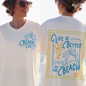 A vida é melhor na praia SVG PNG Vida na praia Svg Vibrações de praia Svg Verão na moda Svg Modo de férias Svg Camisa de verão Svg Verão retrô Sublimatio