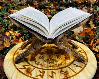 Wooden Knotwork Book Stand