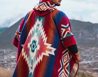 Alpaca World | Alpaca ponchos for men and women | Handmade with the best baby alpaca wool material by Ecuadorian artisans