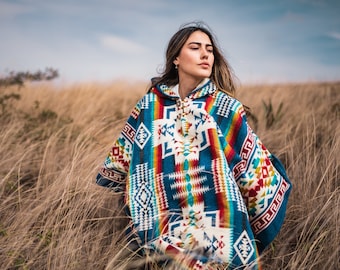 Poncho fait main en laine de bébé alpaga | Style bohème géométrique