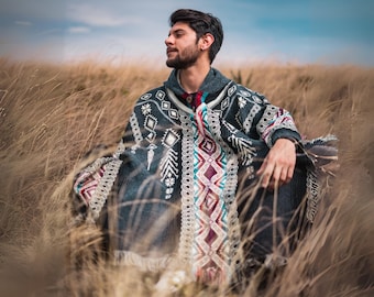 Monde de l'alpaga | Ponchos en alpaga pour hommes et femmes | Fabriqué à la main avec la meilleure laine de baby alpaga par des artisans équatoriens