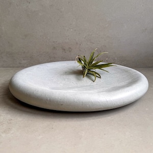 PEBBLE TRAY, Chunky Jewlery Display, Cement Trinket Tray, Decorative Concrete Tray, Japandi Decor, Minimalist Catchall, Large Vanity Dish
