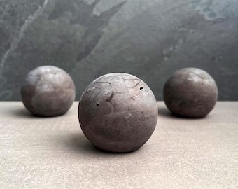 Pisapapeles de hormigón, esfera de cemento, impresión tipográfica, decoración de cemento, decoración minimalista, adorno de jardín, escultura de hormigón, decoración de estanterías, decoración moderna