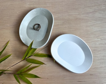 Oblong Concrete Tray, Trinket Dish, Jewelry Tray, Ring Holder, Tray Decor for Coffee Table, Modern Tray, Assymetrical Tray, Decor Tray