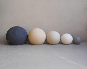 Pisapapeles de hormigón, esfera de cemento, impresión tipográfica, decoración de cemento, decoración minimalista, adorno de jardín, escultura de hormigón, decoración de estanterías, decoración moderna