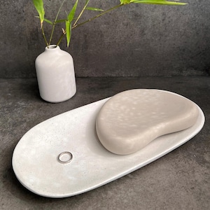 Large Oval Concrete Tray, Decorative Tray, Jewelry Display, Minimalist Cement Catchall, Table Decor, Scandi Organizer, Bathroom Bottle Tray