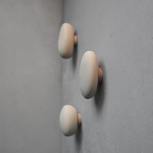 Gałka z betonu otoczakowego, wieszak z betonu brukowego, wieszak na kapelusze, uchwyt do szuflady, ozdobny kołek, okucia meblowe, schowek ścienny, minimalistyczna gałka do szafki