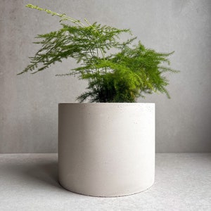 CONCRETE PLANTER with Drainage, Simple Plant Pot, Round Planter, Decorative Cement Pot, Minimalist, Nordic, Medium Planter, Japandi Decor