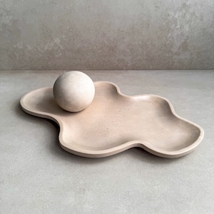 WAVY Concrete Tray, Irregular Plate, Catch All Tray, Jewelry Display, Organic Japandi Decor, Cloud Trinket Tray, Curvy Cement Homewares