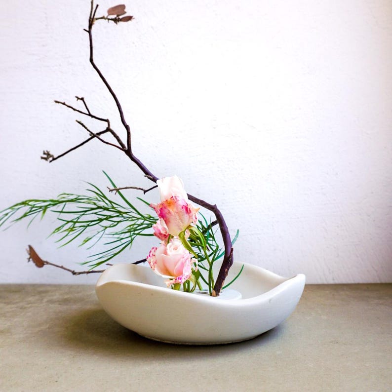 Wavy Concrete Bowl | Asymmetrical Catchall, Decorative Tray, Organic Shaped Trinket Tray, Sculptural Japandi Decor, Curvy Stone Homewares image 2