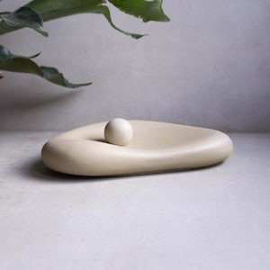 Bandeja de concreto orgânico, porta-objetos escultural macio, expositor de joias em formato de feijão, decoração japonesa robusta, bandeja para bugigangas em formato de seixo, prato abstrato