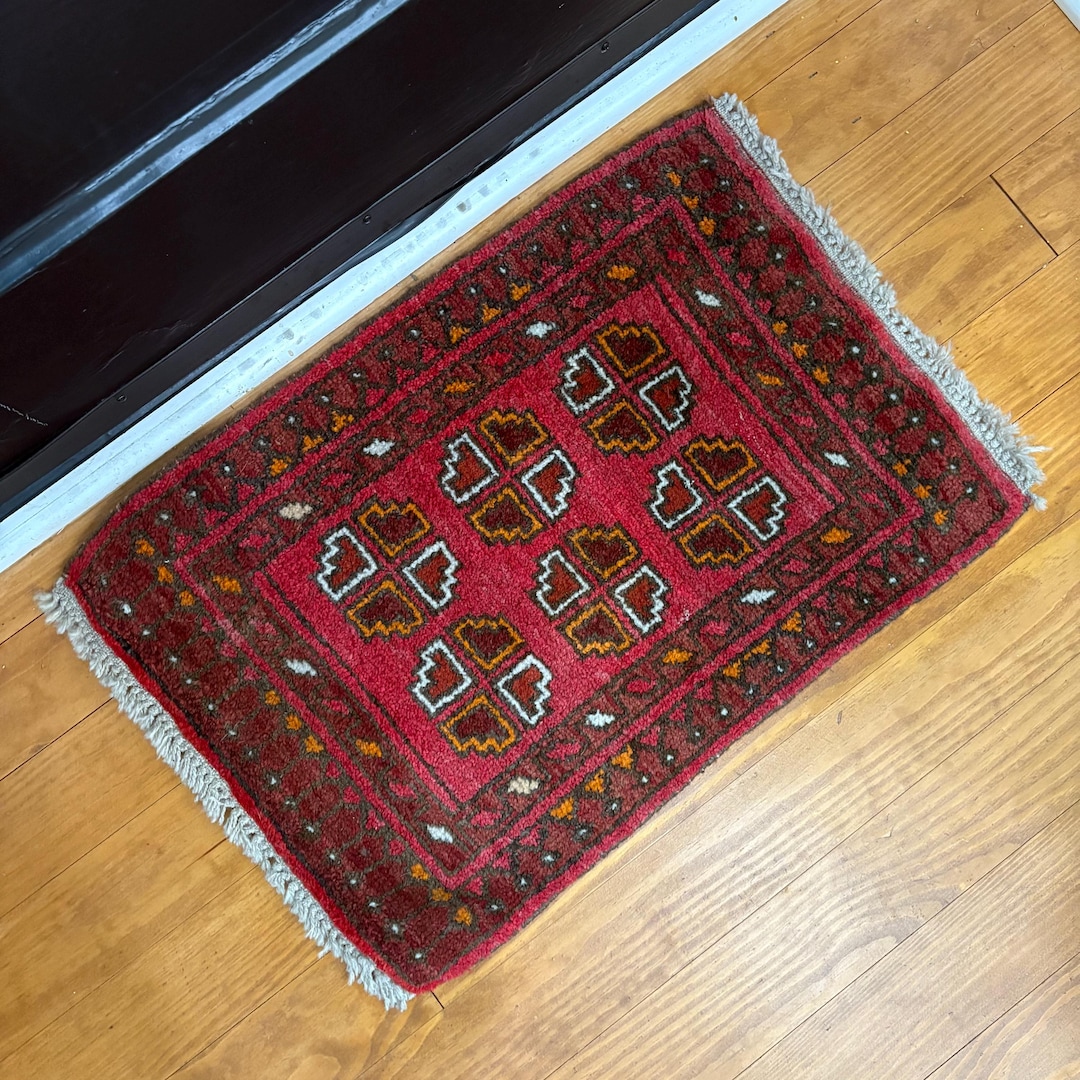24.5" X 16.5" Vintage Hand Knotted Oriental Rug of 100% Wool, Small Red ...