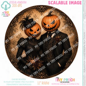 Può includere: Un design rotondo di ghirlanda di Halloween in stile vintage, raffigurante una coppia con teste di zucca vestite con abiti vittoriani. Il design, di 30,48 cm di diametro, include il testo "Download digitale" e "Immagine scalabile".