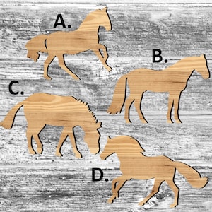 Onafgewerkt paard of geschilderde houten uitsparingen Set houten paarden Paardornament Paardvorm Teken Decor Massief hout Herfsttijd Herfst