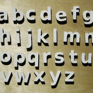 Letras minúsculas de madeira pintadas ou recortes de madeira personalizados inacabados conjunto de alfabeto minúsculo, letras de madeira, letras de berçário, letras de mosaico