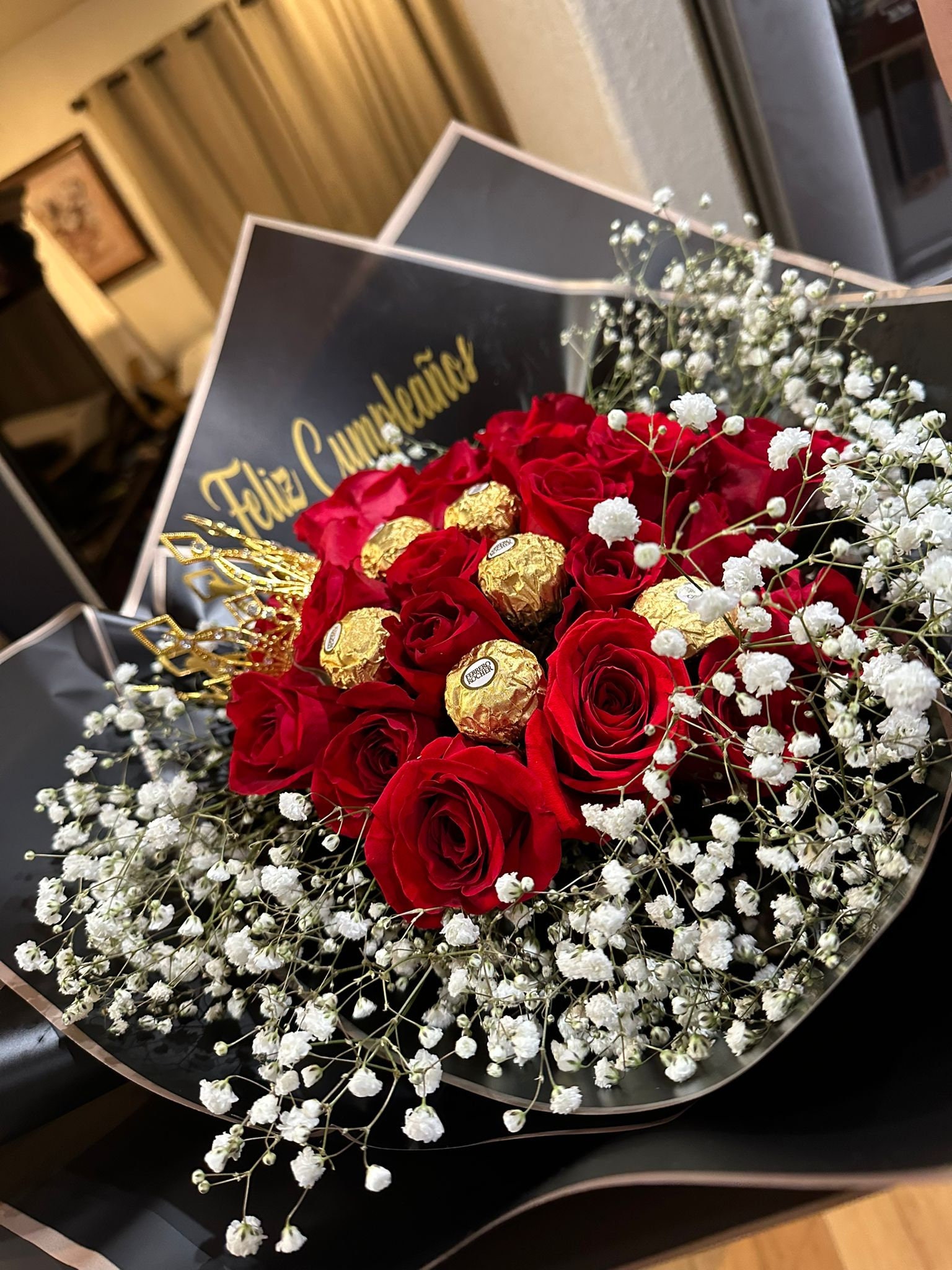 Red and White Eternal Rose Bouquet, Forever Flower Bouquet, Eternal Roses,  Roses, Flowers, Satin Ribbon, Rosas Eternas, Flores Eternas. 