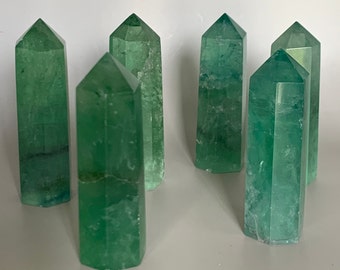 研磨されたグリーンフローライトタワー約47グラム - Etsy 日本