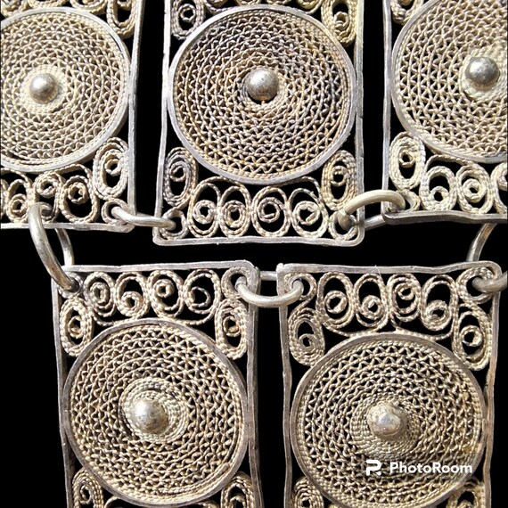 Antique Silver Toned 7 Panel Filigree Lace Neckla… - image 2