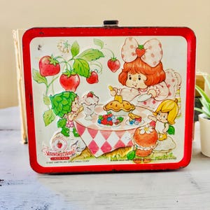 Vintage 1980&#39;s Strawberry Shortcake Strawberryland Metal Luncgbox |  | Retro Shortcake Strawberryland Berrkin Princess Lunch Box