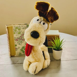 Vintage 1980's Odie Plush | Retro 80's Garfield Odie Plush | United Feature Syndicate Dakin Garfield Plush | Garfield Toys Odie Dog Plush