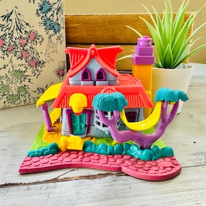 Vintage 1990&#39;s Light-up Kitty House Animal Wonderland | 1994 Bluebird Polly Pocket Cat Mews House | Retro 90s Polly Pocket Kitty House