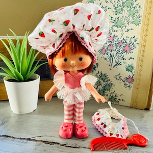 Vintage 1980&#39;s Dancing Strawberry Shortcake Doll | Retro Kenner Strawberry Shortcake Ballet Dancer Doll Articulated Legs Poseable