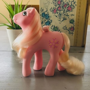 Vintage 1980's My Little Pony Honeysuckle Flutter Pony | G1 1980s My Little Pony | 1980s Original My Little Pony Flutter Pony with Wings