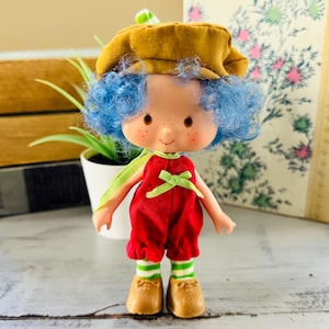 Vintage 1980&#39;s Crepe Suzette Doll in Berry Patch Berry Wear | 1980s Strawberry Shortcake Scented Doll | Kenner Crepe Suzette