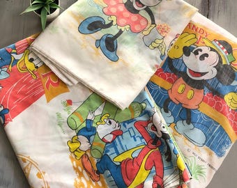 Juego de sábanas vintage de Mickey Mouse de los años 80 / Juego de sábanas retro de Disney de tres piezas / Sábana vintage de Mickey, Minnie, Donald Duck y Goofy Carnival de los años 80