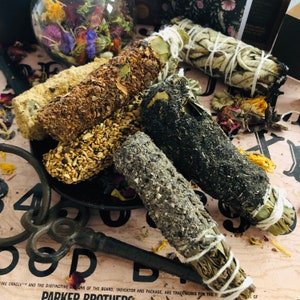 Handmade Smudge Bundles | Cedar, Bay Leaf, Eucalyptus Smudges | Ritual Purification Cleansing Banishing Copal Myrrh Storax Ethically Sourced