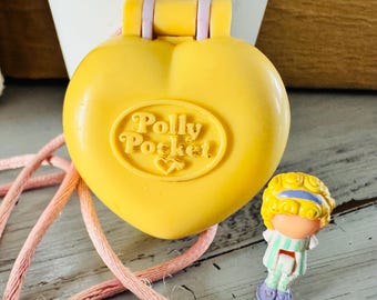 Vintage 1990's Polly Pocket Polly in her Bedroom Locket Necklace | 1991 Bluebird Polly Pocket Yellow Heart Locket Necklace