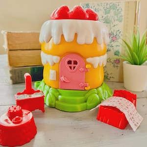 Vintage 1980&#39;s Strawberry Shortcake House | 1980s Kenner Strawberryland Miniatures Shortcake House | Retro Strawberry Shortcake Minis