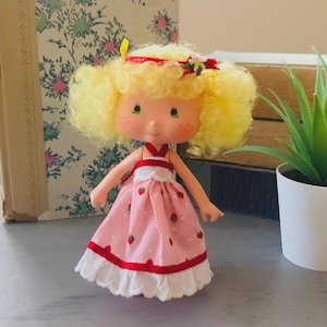 Vintage 1980&#39;s Lemon Meringue Doll in Berry Pretty Berry Wear | 1980s American Greeting Strawberry Shortcake Scented Doll | Retro Kenner