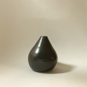 Matte Black Teardrop Vase image 2