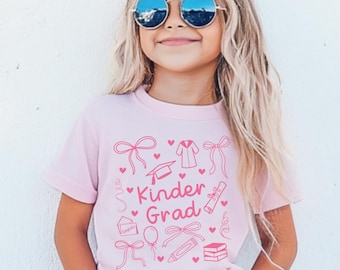 Camisa de arco de coquete estilo desenhado à mão na moda de formatura de jardim de infância, camiseta personalizada de graduação de jardim de infância, presente de formatura de jardim de infância