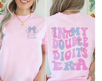Chemise personnalisée à l'époque à deux chiffres, chemise 10e anniversaire, noeud coquette, t-shirt personnalisé fête d'anniversaire fille, cadeau d'anniversaire 10 ans