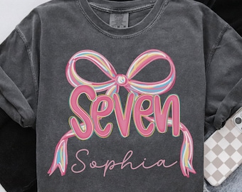 Camiseta personalizada para aniversário de sete anos, festa de aniversário com laço coquete personalizado para meninas, presente de aniversário de 7 anos, 7º aniversário, camiseta preppy para o sétimo aniversário