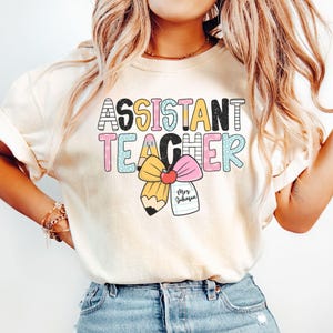 Personalized Assistant Teacher Coquette Bow Shirt, Custom Assistant Teacher Tee, Back to School Para T-Shirt, Teacher Aide Appreciation