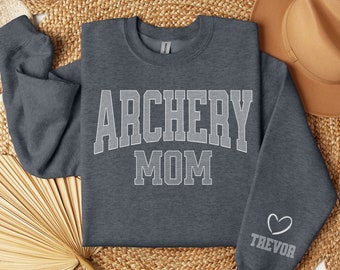 Felpa per mamma tiro con l'arco, felpa con cappuccio personalizzata per mamma tiro con l'arco, tiro con l'arco con design a maniche, regalo personalizzato per mamma tiro con l'arco