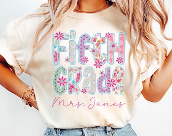 Aangepaste leraar naam terug naar school shirt 5e leerjaar, gepersonaliseerd preppy shirt 5e leerjaar, shirt leraar basisonderwijs, team T-shirts vijfde leerjaar