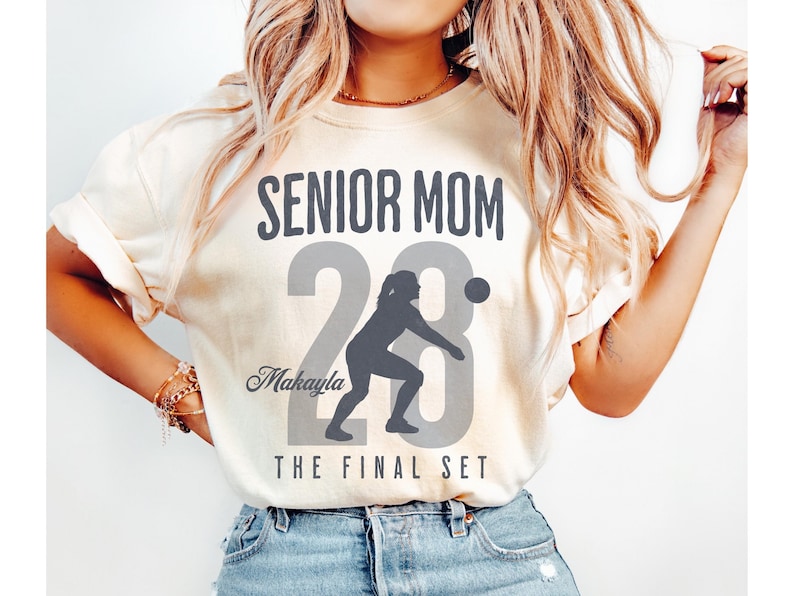 Camiseta personalizada para mamás de jugadoras de voleibol de último año, El set final, Camiseta de mamá de voleibol, Regalo personalizado para mamás de jugadoras de voleibol de último año 2026, Camiseta para el día del partido imagen 1