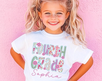 Camiseta personalizada con nombre para niños de 4.º grado, camiseta personalizada preppy de 4.º grado, camiseta de primaria, camiseta del primer día de clases