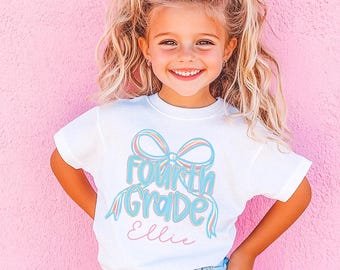 Camiseta personalizada preppy de 4.º grado, camiseta de regreso a clases, camiseta de Hola 4.º grado, camiseta personalizada para niñas, primer día de clases, maestra de 4.º grado
