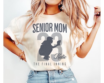 Personalized Senior Softball Catcher Mom Shirt, The Final Inning, Softball Mama T-shirt, Custom 2026 Senior Softball Mom Gift, Game Day