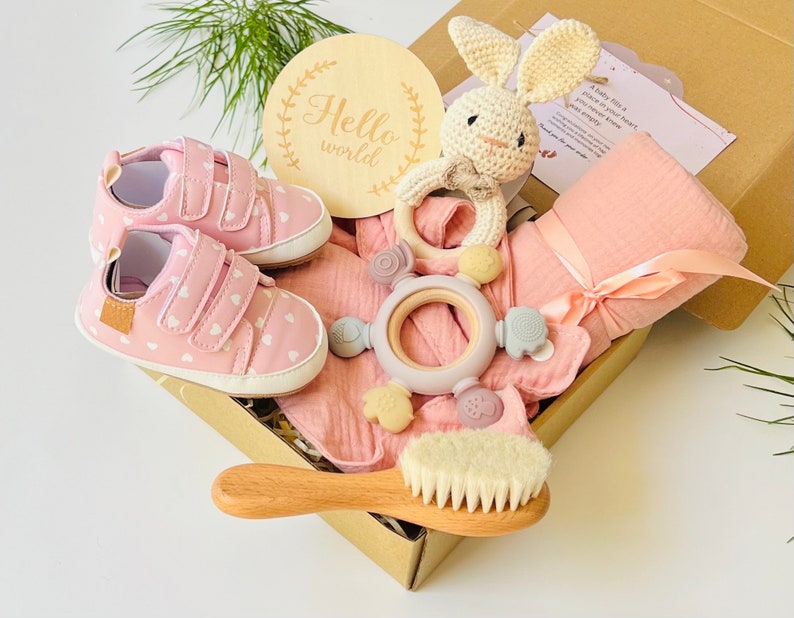 Newborn Baby Gift Box – Gender Neutral Baby Hamper – Baby Shower Gift ...