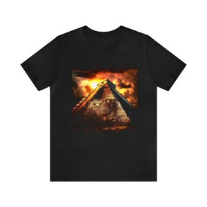 Unisex &quot;Aztec Pyramid Sun: Enigmatic Graphic Tee&quot;