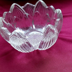 Fenton Frosted Glass Rose Bowl With Grape Clusters and Diamond -   Ireland